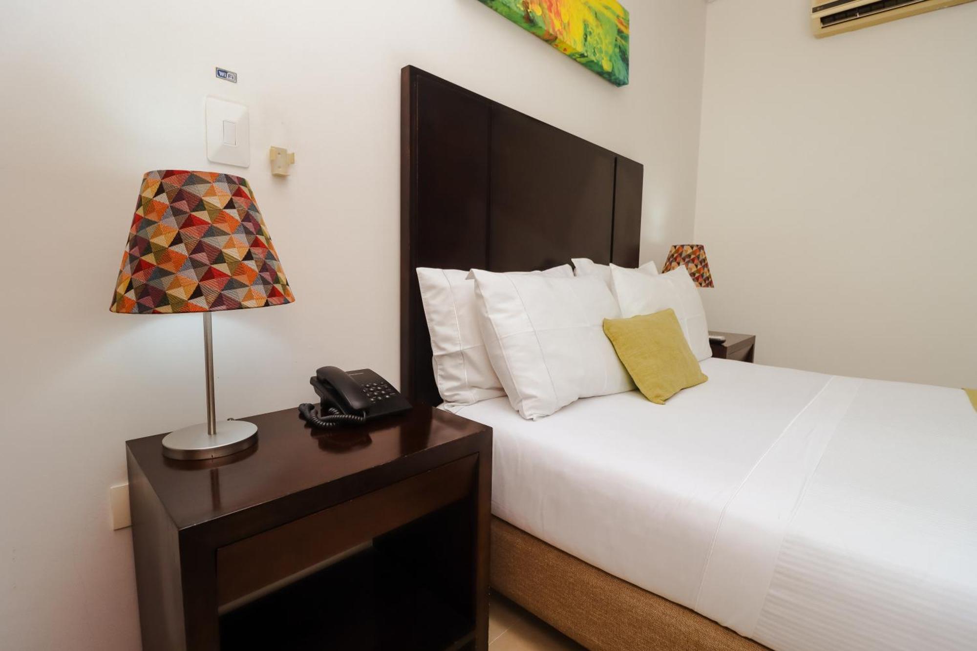 Hotel Millenium บารังกาแบร์เมฮา ภายนอก รูปภาพ