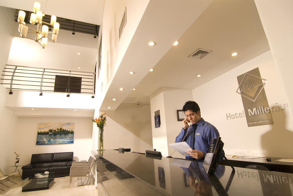 Hotel Millenium บารังกาแบร์เมฮา ภายนอก รูปภาพ