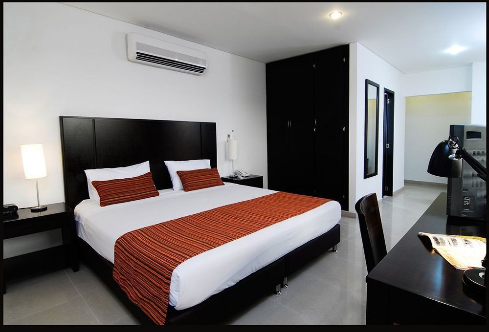 Hotel Millenium บารังกาแบร์เมฮา ภายนอก รูปภาพ