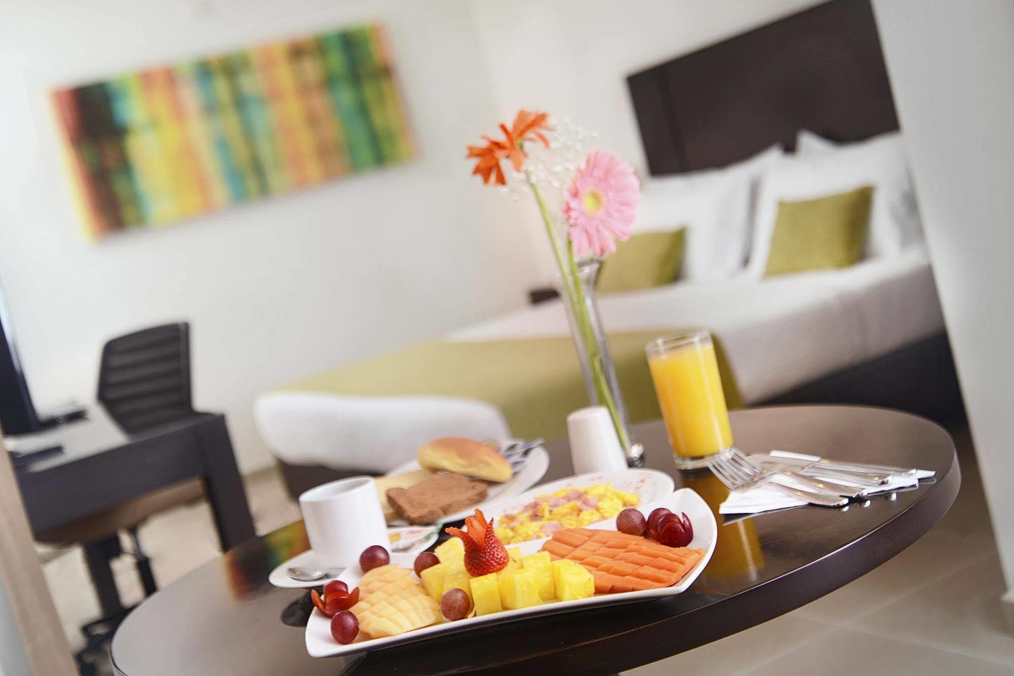 Hotel Millenium บารังกาแบร์เมฮา ภายนอก รูปภาพ